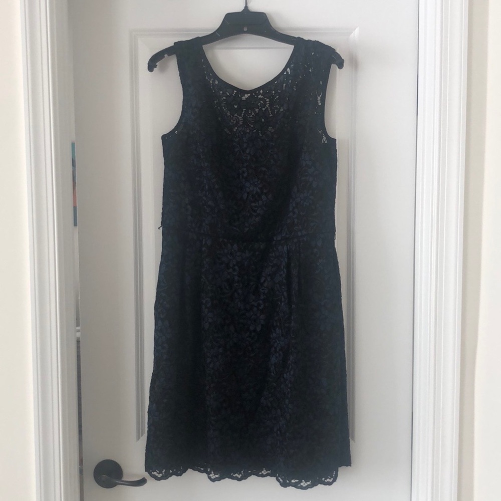 WHBM Sleeveless Lace Dress - Picture 4 of 9